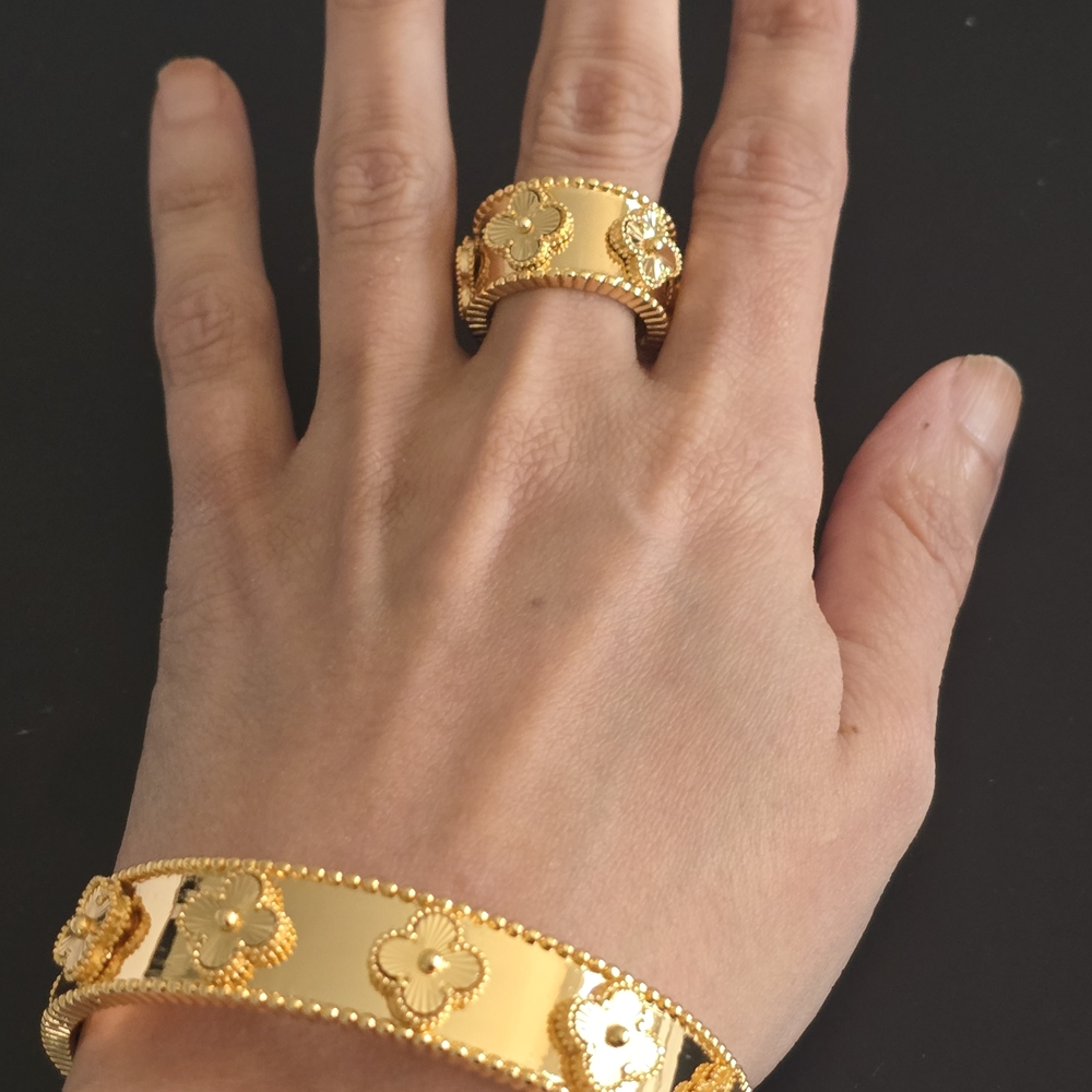 Elegant Gold Floral Bracelet And Ring Set